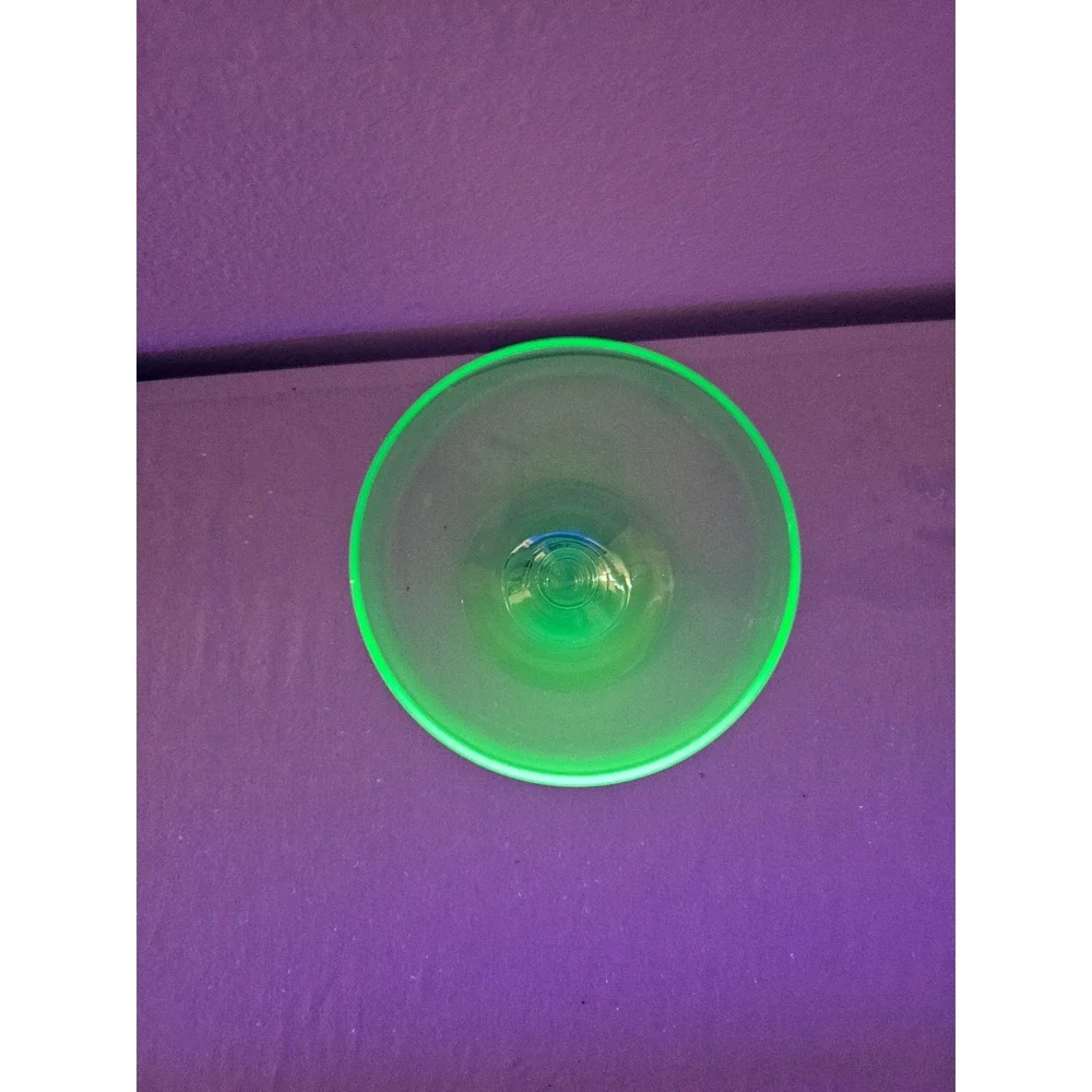 Uranium Glass 5.25